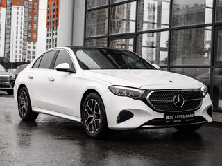 2025 Mercedes-Benz E-Класс 200 VI (W214, S214), белый, 6100000 рублей, вид 4
