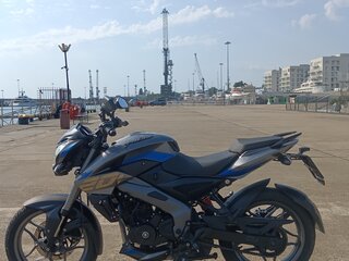 2024 Bajaj Pulsar NS 200, серый, 250000 рублей, вид 4