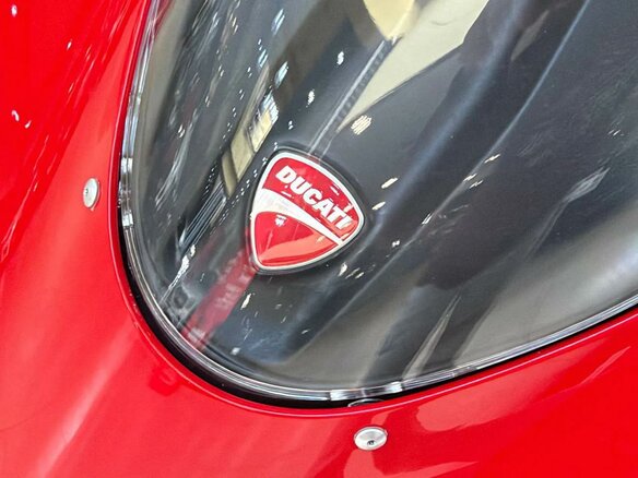 2025 Ducati Panigale V4, красный, 3737000 рублей - вид 14