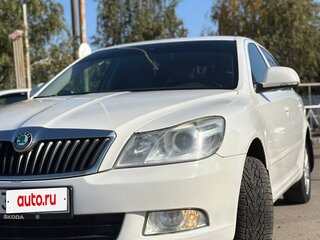 2011 Skoda Octavia II (A5) Рестайлинг, белый, 550000 рублей, вид 1