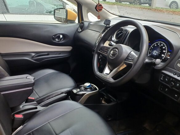 2019 Nissan Note e-Power II Рестайлинг, жёлтый, 940000 рублей - вид 14