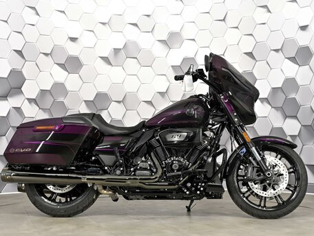 2025 Harley-Davidson CVO Street Glide, фиолетовый, 4499000 рублей, вид 3