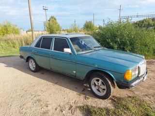 1978 Mercedes-Benz W123 300, зелёный, 360000 рублей, вид 3