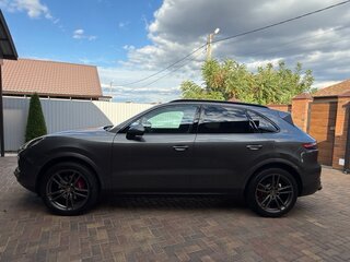 2020 Porsche Cayenne III, серый, 4990000 рублей, вид 4