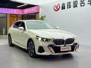 2024 BMW 5 серии Long 530Li xDrive VIII (G60/G61/G68), белый, 6600000 рублей, вид 1