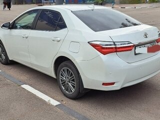 2017 Toyota Corolla XI (E160, E170, E180) Рестайлинг 1, белый, 1500000 рублей, вид 2