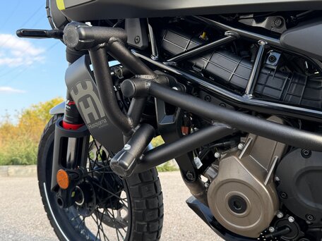 2024 Husqvarna Svartpilen 401, чёрный, 565000 рублей, вид 3