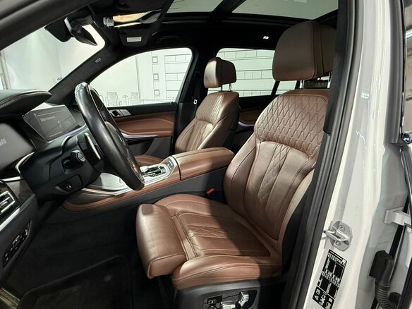 2022 BMW X7 40d I (G07), белый, 9495000 рублей - вид 16