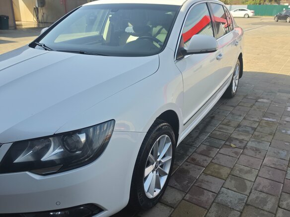 2013 Skoda Superb DSG II Рестайлинг, белый, 1100000 рублей - вид 5