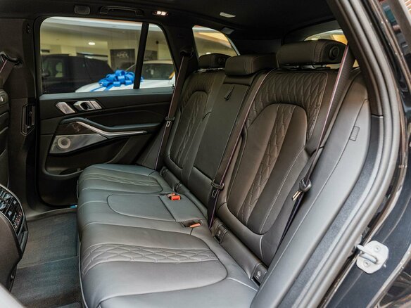 2026 BMW X5 M60i IV (G05/G18) Рестайлинг, чёрный, 18490000 рублей - вид 29