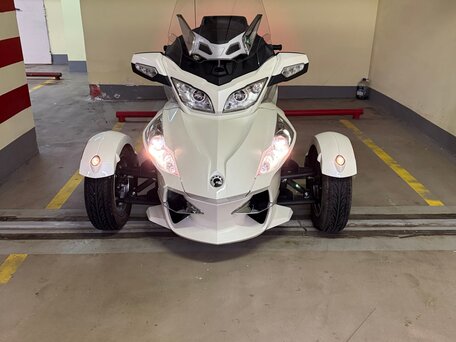 2011 BRP Can-Am Spyder, белый, 1500000 рублей, вид 4