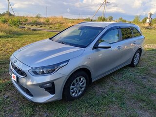 2019 Kia Ceed III, серебристый, 1420000 рублей, вид 2