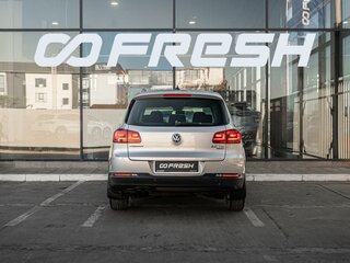 2013 Volkswagen Tiguan I Рестайлинг, серебристый, 1499000 рублей, вид 4
