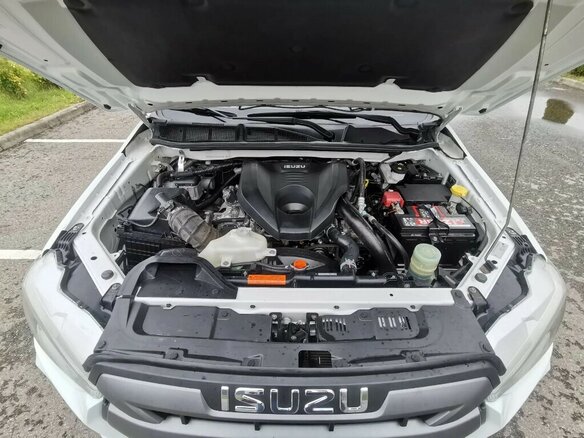 2021 Isuzu D-Max III, белый, 2800000 рублей - вид 16