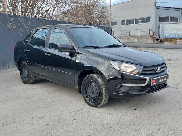 2025 Lada (ВАЗ) Granta I Рестайлинг, чёрный, 919000 рублей - вид 2