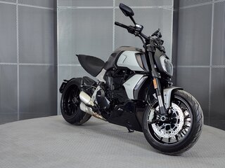 2019 Ducati Diavel 1260, серый, 1629000 рублей, вид 2
