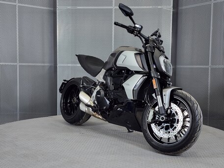 2019 Ducati Diavel 1260, серый, 1629000 рублей, вид 2