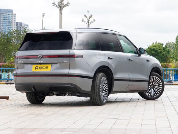 2026 Volkswagen ID.Era 9X 65.2 kWh, серебристый, 9998000 рублей - вид 5