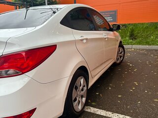 2016 Hyundai Solaris I Рестайлинг, белый, 730000 рублей, вид 4