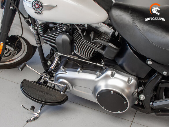 2011 Harley-Davidson Fat Boy, белый, 1016436 рублей - вид 13