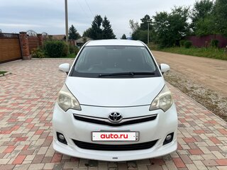 2010 Toyota Ractis II, белый, 750000 рублей, вид 2