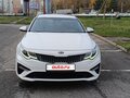 2019 Kia Optima IV Рестайлинг, белый, 1330000 рублей - вид 1