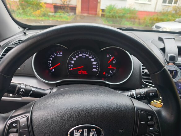 2014 Kia Sorento II Рестайлинг, белый, 1700000 рублей - вид 6