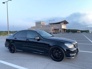 2013 Mercedes-Benz C-Класс 180 III (W204) Рестайлинг, чёрный, 1650000 рублей, вид 3