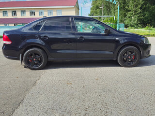 2011 Volkswagen Polo V, чёрный, 800000 рублей, вид 3