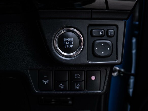 2019 Toyota Corolla Fielder XI (E160, E170) Рестайлинг 2, синий - вид 14