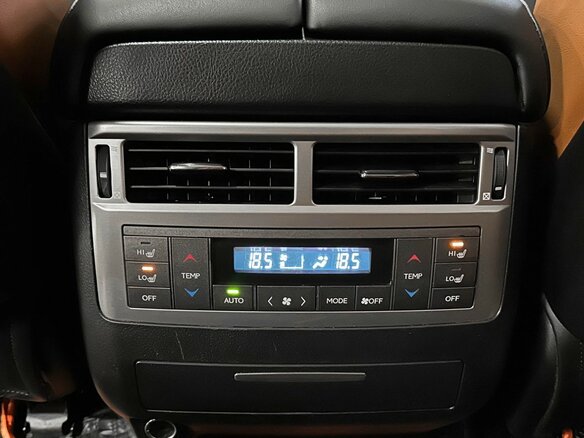 2012 Lexus LX 570 III Рестайлинг, белый, 4190000 рублей - вид 30