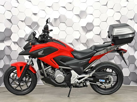 2012 Honda NC 700X, красный, 675000 рублей - вид 3