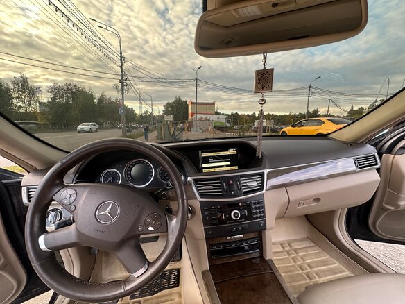 2010 Mercedes-Benz E-Класс 350 IV (W212, S212, C207), коричневый, 1480000 рублей - вид 9