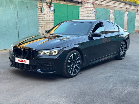 2018 BMW 7 серии 740d xDrive VI (G11/G12), чёрный, 3700000 рублей - вид 3
