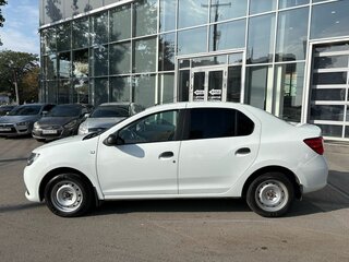 2017 Renault Logan II, белый, 680000 рублей, вид 3