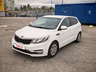2015 Kia Rio III Рестайлинг, белый, 810000 рублей, вид 2