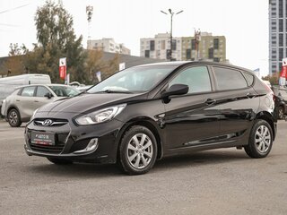 2014 Hyundai Solaris I Рестайлинг, чёрный, 799000 рублей, вид 2