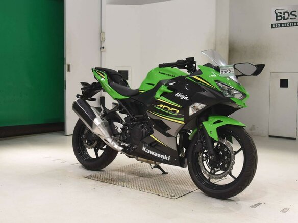 2025 Kawasaki Ninja 400, зелёный, 677000 рублей - вид 2