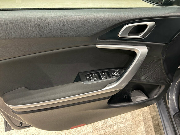 2018 Kia Ceed III, серый, 1339000 рублей - вид 12