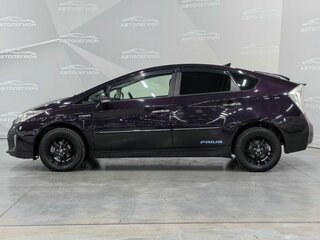 2011 Toyota Prius III Рестайлинг (XW30), красный, 1054000 рублей, вид 2