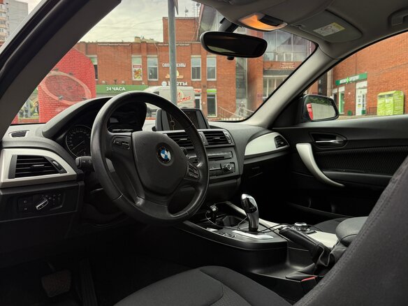 2013 BMW 1 серии 116i II (F20/F21), чёрный, 1130000 рублей - вид 4