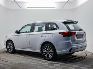 2022 Mitsubishi Outlander III Рестайлинг 3, белый, 1939000 рублей, вид 3