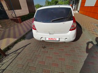 2011 Renault Sandero I, белый, 180000 рублей, вид 3