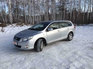 2012 Toyota Corolla Fielder X (E140, E150) Рестайлинг, серебристый, 955000 рублей, вид 1
