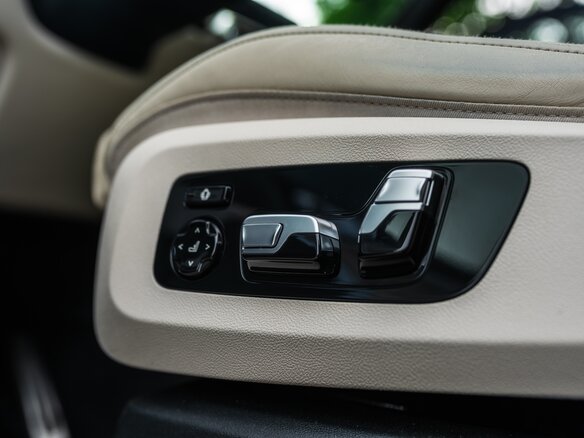 2019 BMW X7 30d I (G07), серый, 6999999 рублей - вид 30