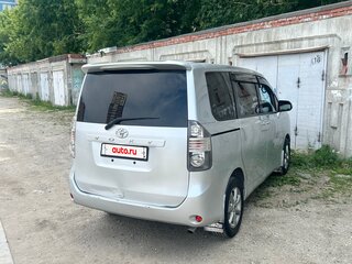 2009 Toyota Voxy II (R70), серый, 950000 рублей, вид 4