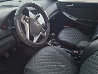 2012 Hyundai Solaris I, серебристый, 650000 рублей, вид 5