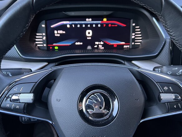 2023 Skoda Octavia IV (A8), серебристый, 2749000 рублей - вид 13