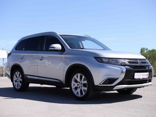 2015 Mitsubishi Outlander III Рестайлинг, серебристый, 1212876 рублей, вид 3