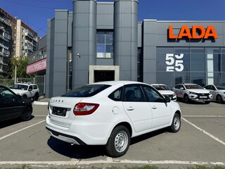 2026 Lada (ВАЗ) Granta I Рестайлинг, белый, 1017000 рублей, вид 2
